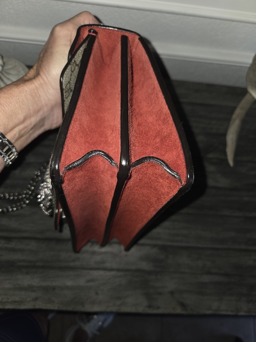 Gucci Beige GG Supreme Dionysus Med Shoulder Bag with Red Trim and Silver Chain - Picture 10 of 16